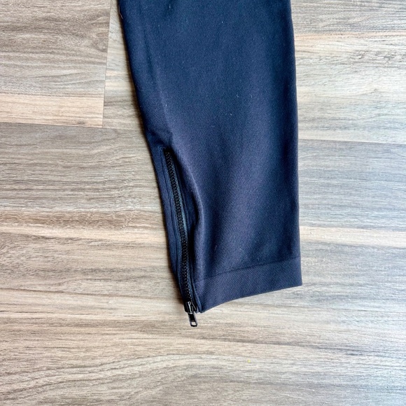 Spanx Look At Me Now Seamless Black Ankle Zip Leggings Size 1X - Picture 10 of 15